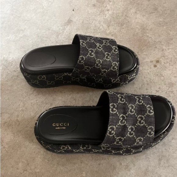 Authentic Gucci slides with serial number box and dust bag. - Picture 3 of 5